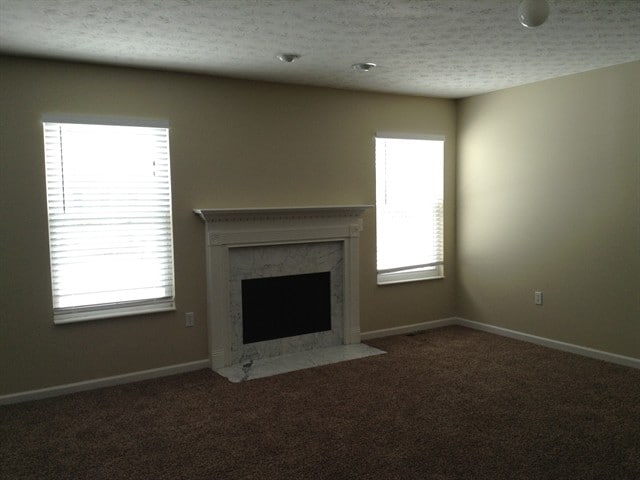 928 Delhi Dr in Trenton, OH - Foto de edificio - Building Photo