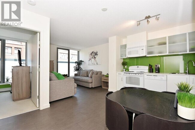 66-566 W Cordova St in Vancouver, BC - Building Photo - Building Photo