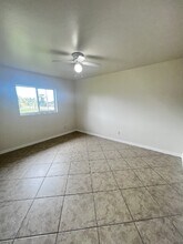727 SE 8th Pl in Cape Coral, FL - Building Photo - Building Photo