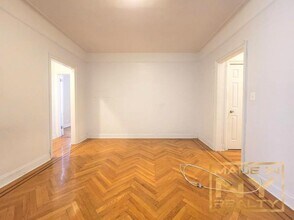 25-74-74 33rd St in Queens, NY - Building Photo - Building Photo