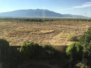 1124 San Augustin Dr in Bernalillo, NM - Building Photo - Building Photo