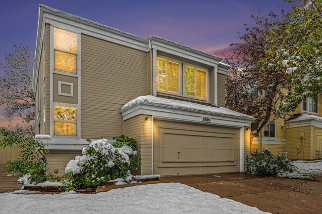 property at 2669 S Deframe Cir
