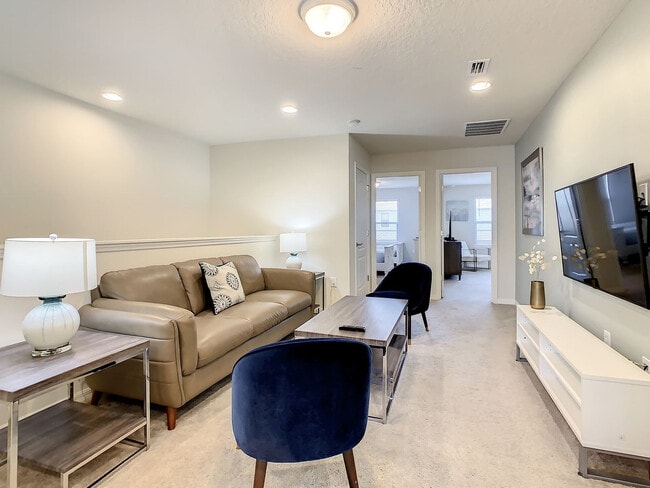 2404 Tangier Dr in Kissimmee, FL - Foto de edificio - Building Photo