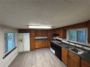 576 Glenfield Rd in Sewickley, PA - Building Photo - Building Photo