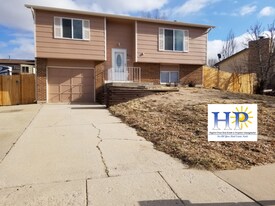 817 Badger Dr in Colorado Springs, CO - Building Photo