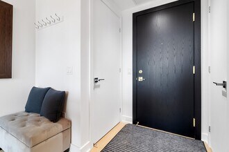 2060 Rue Peel in Montréal, QC - Building Photo - Building Photo
