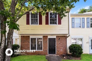 1687 Hunting Creek Dr SE in Conyers, GA - Building Photo