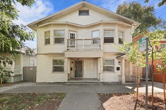2025 12th St in Sacramento, CA - Building Photo - Building Photo