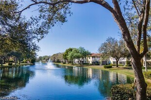 300 Diamond Cir in Naples, FL - Building Photo