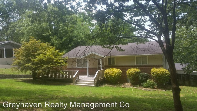 1309 Labrea Dr in Chattanooga, TN - Foto de edificio - Building Photo