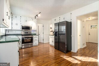 8212 Lullwater Ct in Jonesboro, GA - Building Photo - Building Photo