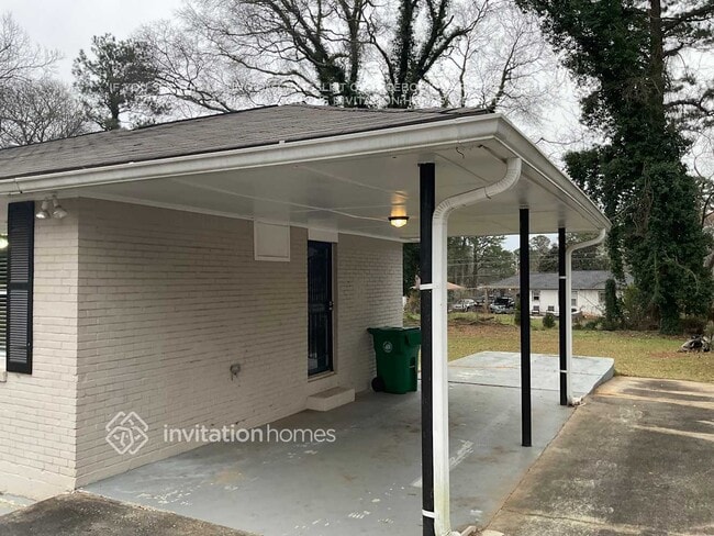 2497 Brentwood Rd in Decatur, GA - Foto de edificio - Building Photo