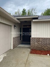 5652 Peach Dr in Milton, FL - Building Photo - Building Photo