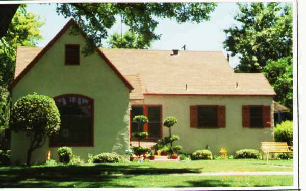 816 Wright St in Modesto, CA - Building Photo