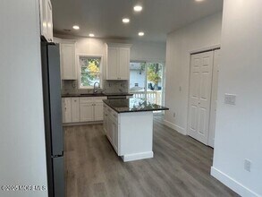 45 Salem Pl in Cliffwood, NJ - Building Photo - Building Photo