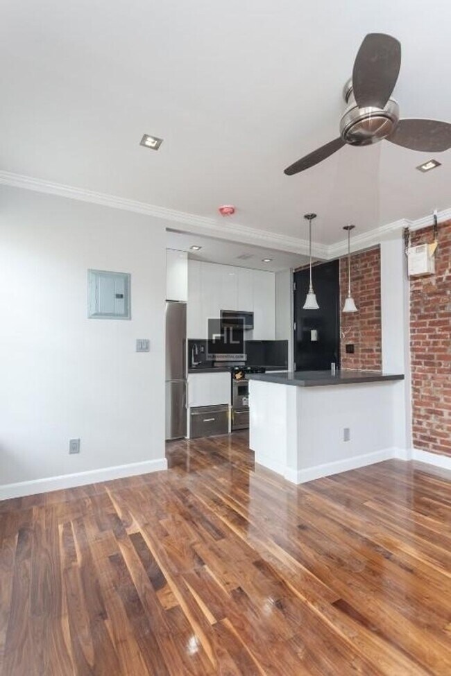 2ND AVE. in New York, NY - Building Photo - Building Photo