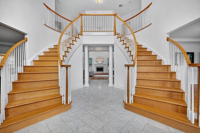 4 Summit Way in Hopkinton, MA - Building Photo - Building Photo