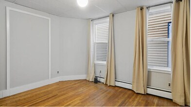 823 Dorchester Ave, Unit 2 in Boston, MA - Building Photo - Building Photo