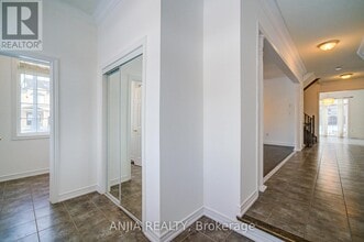 1137 Quick St in Newmarket, ON - Building Photo - Building Photo