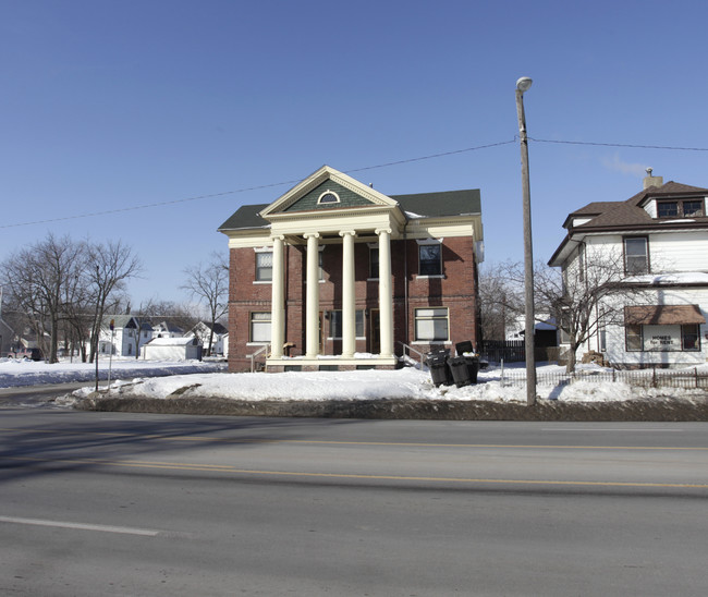 The Manor in Des Moines, IA - Building Photo - Building Photo