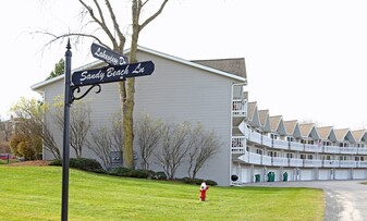 Summit Lake Apartments and Townhomes