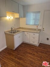 1138 W 109th Pl in Los Angeles, CA - Building Photo - Building Photo