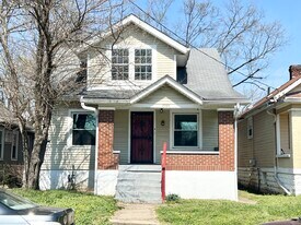 2121 W Lee St in Louisville, KY - Building Photo