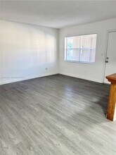 7505 SW 82nd St in Miami, FL - Building Photo - Building Photo