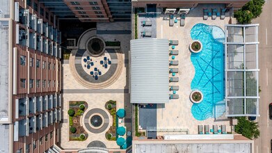 The William in Houston, TX - Foto de edificio - Building Photo