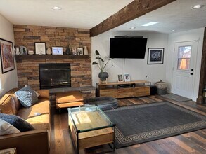 270 Spruce Ln in Big Bear, CA - Building Photo - Building Photo