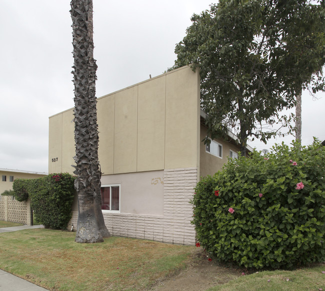 537 W Center St in Placentia, CA - Building Photo - Building Photo