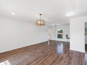 204 Ocean Dr in Richardson, TX - Building Photo - Building Photo