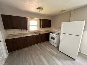 8713 Jeffries Ave in Cleveland, OH - Building Photo - Building Photo