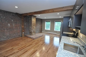 16 Central St in Bristol, NH - Building Photo - Building Photo