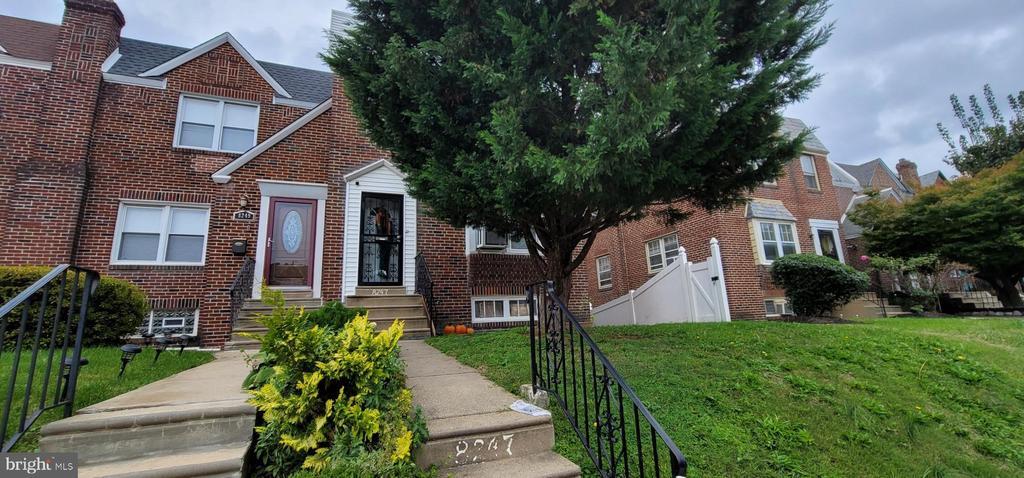 8247 Fayette St in Philadelphia, PA - Building Photo