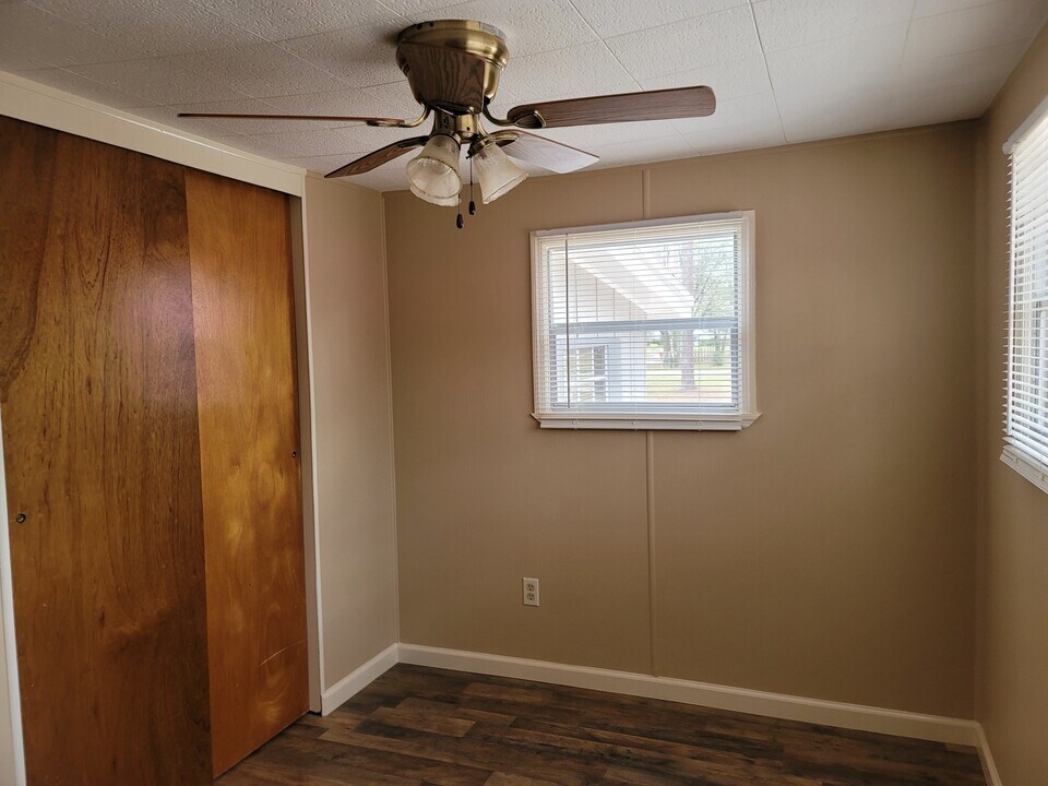 34 Mayfair Dr in Crawfordville, FL - Building Photo