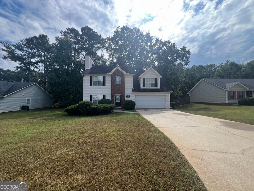 70 Princeton Way in Covington, GA - Building Photo
