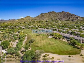 7105 E Sleepy Owl Way in Scottsdale, AZ - Foto de edificio - Building Photo