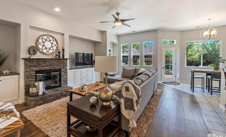 10345 Coyote Creek Dr in Reno, NV - Building Photo