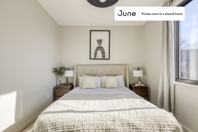 Private bedroom in 5 bed/2.5 bath Home in Washington, DC - Building Photo - Building Photo