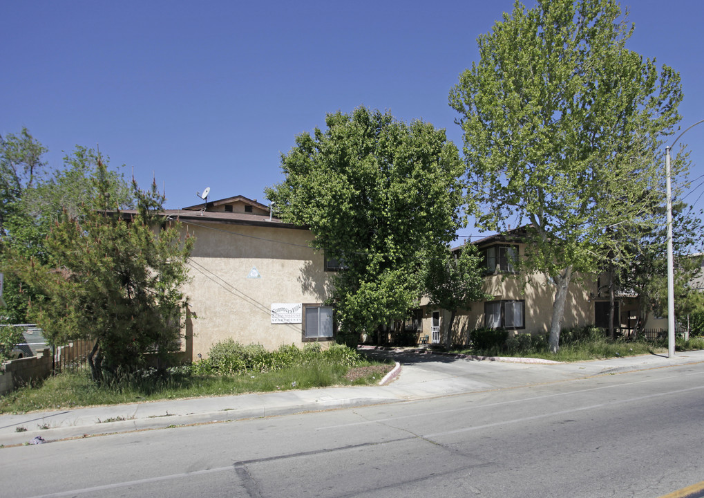 Sommersville Apartment in Palmdale, CA - Foto de edificio