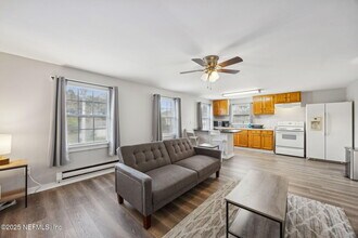 5340-5340 Kingsbury St in Jacksonville, FL - Building Photo - Building Photo