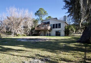 315 Twin Lakes Blvd W in West Columbia, TX - Building Photo - Building Photo