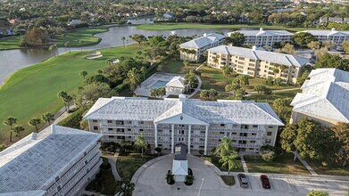 3501 Village Blvd in West Palm Beach, FL - Foto de edificio - Building Photo