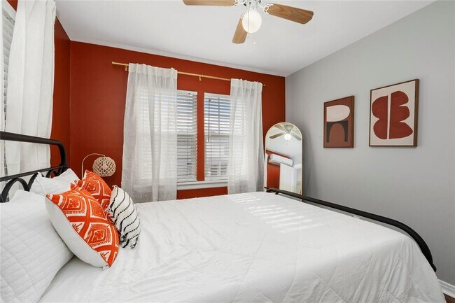 2409 Bastrop St photo'