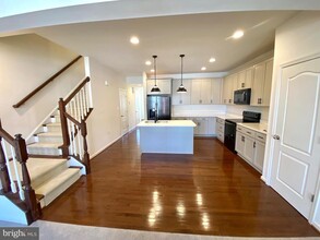 73 Sullyruth Ct in Bunker Hill, WV - Building Photo - Building Photo