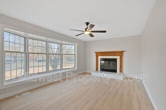 3325 Hermoso Dr in Florissant, MO - Building Photo - Building Photo