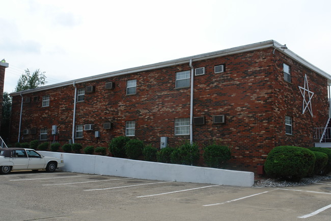 Westmoreland Apartments in Charleston, WV - Building Photo - Building Photo