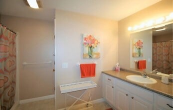 15 Minuteman Dr, Unit 1 in Scarborough, ME - Building Photo - Building Photo