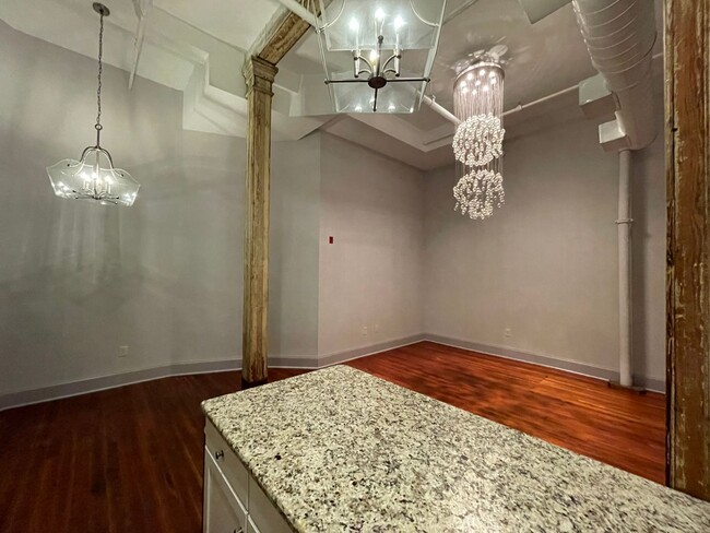 522 Cherry St in Macon, GA - Building Photo - Building Photo